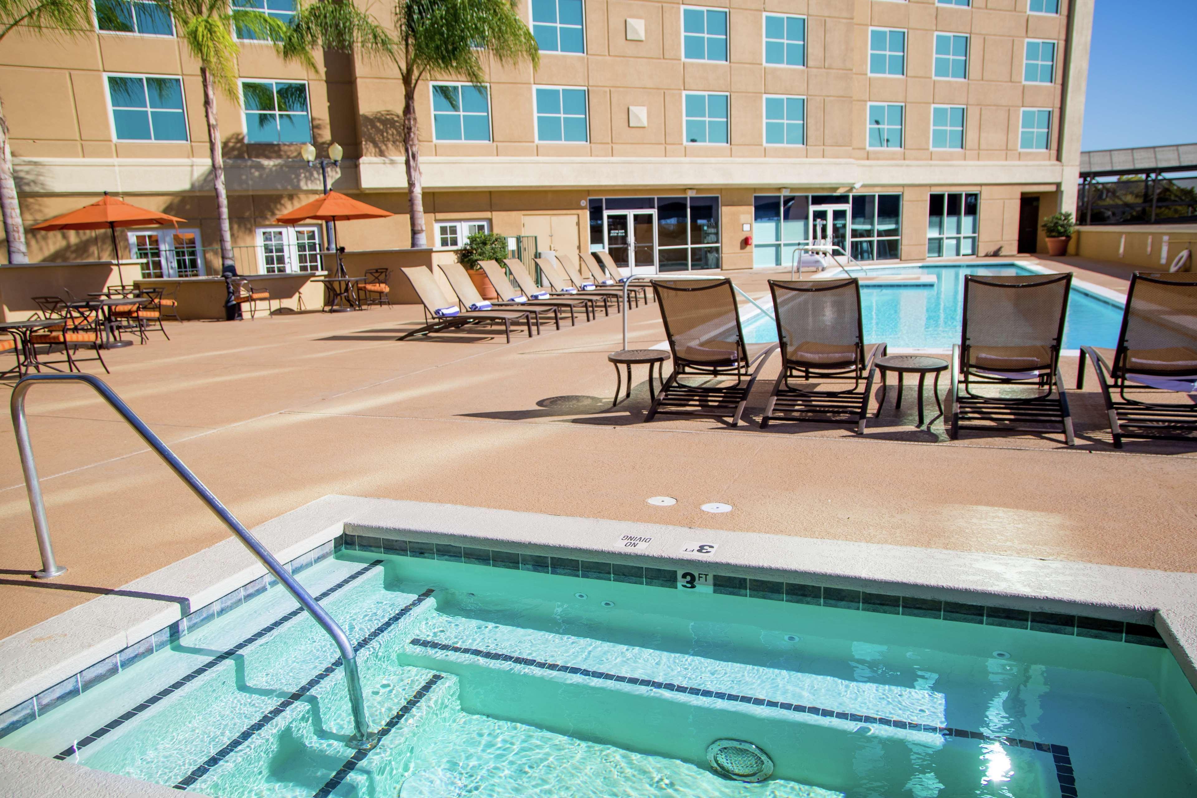 Doubletree By Hilton Modesto Hotel Exterior foto